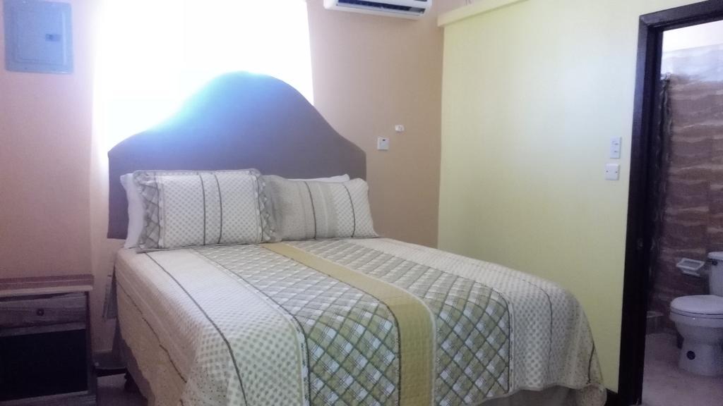 Hotel Tropik Leadonna 몬테고 베이 외부 사진