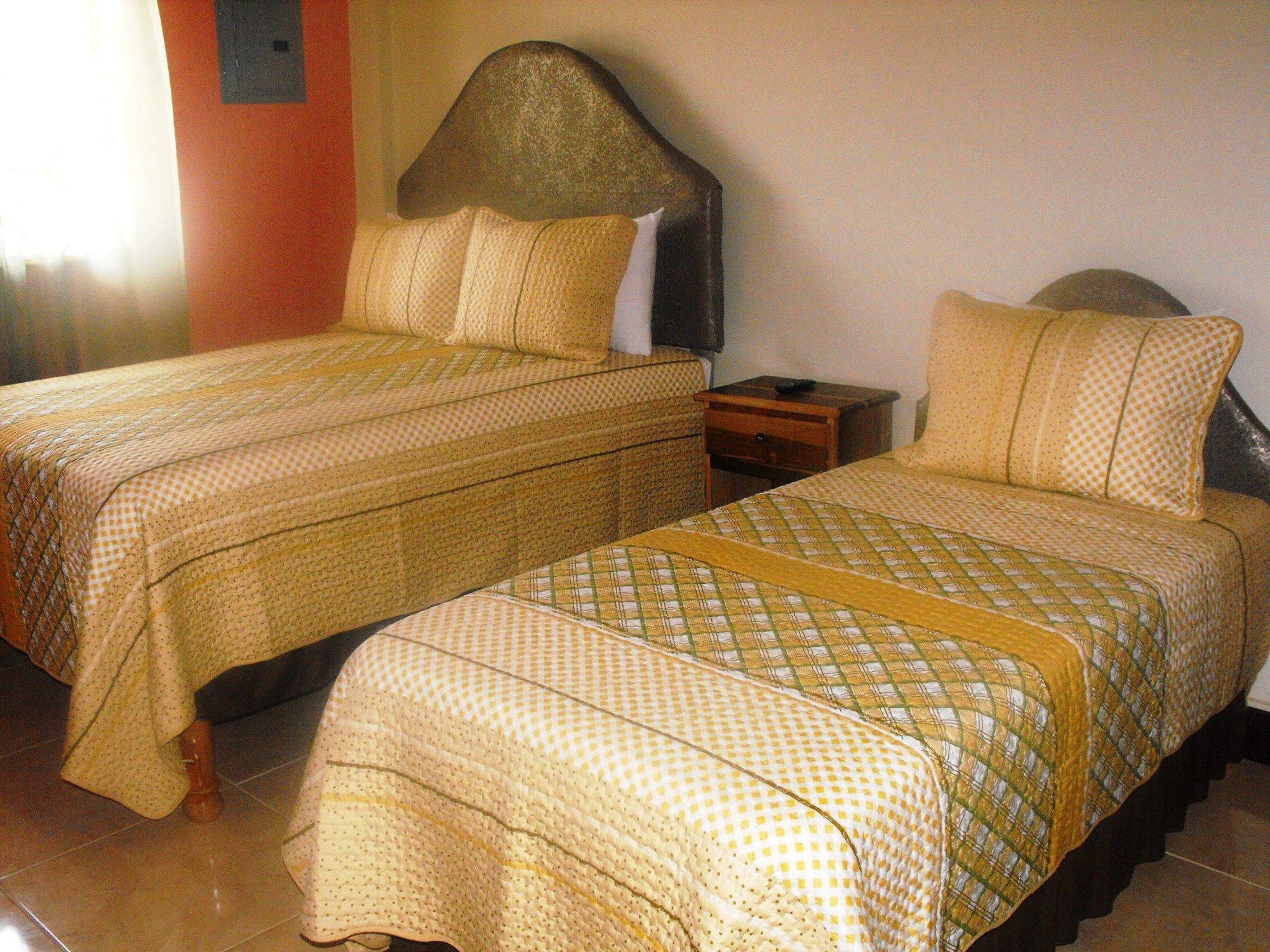 Hotel Tropik Leadonna 몬테고 베이 외부 사진